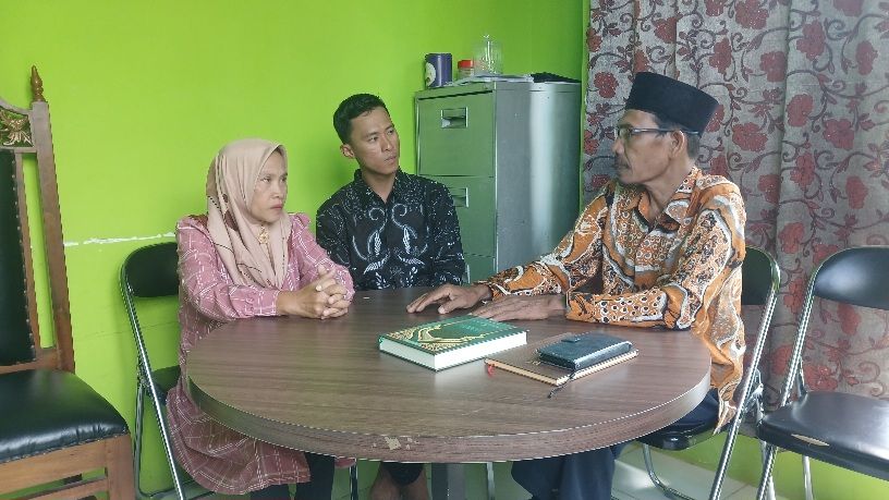 Penyuluh Agama Islam KUA Batanghari Berikan Pembinaan kepada Muallaf Asal Banarjoyo