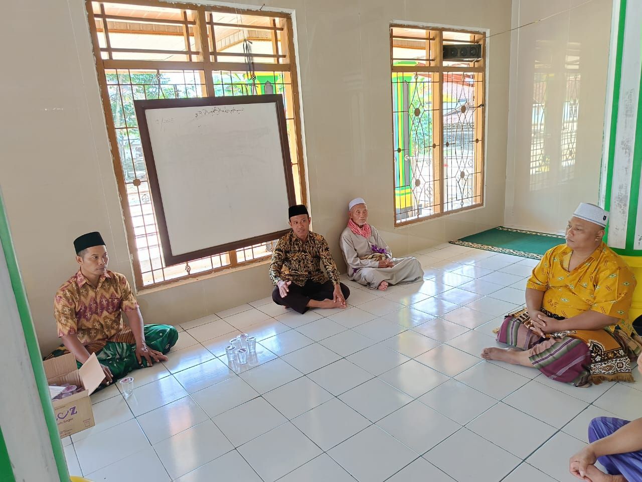Kepala KUA sosialisasi wakaf di masjid Nurul Hidayah Braja Kencana