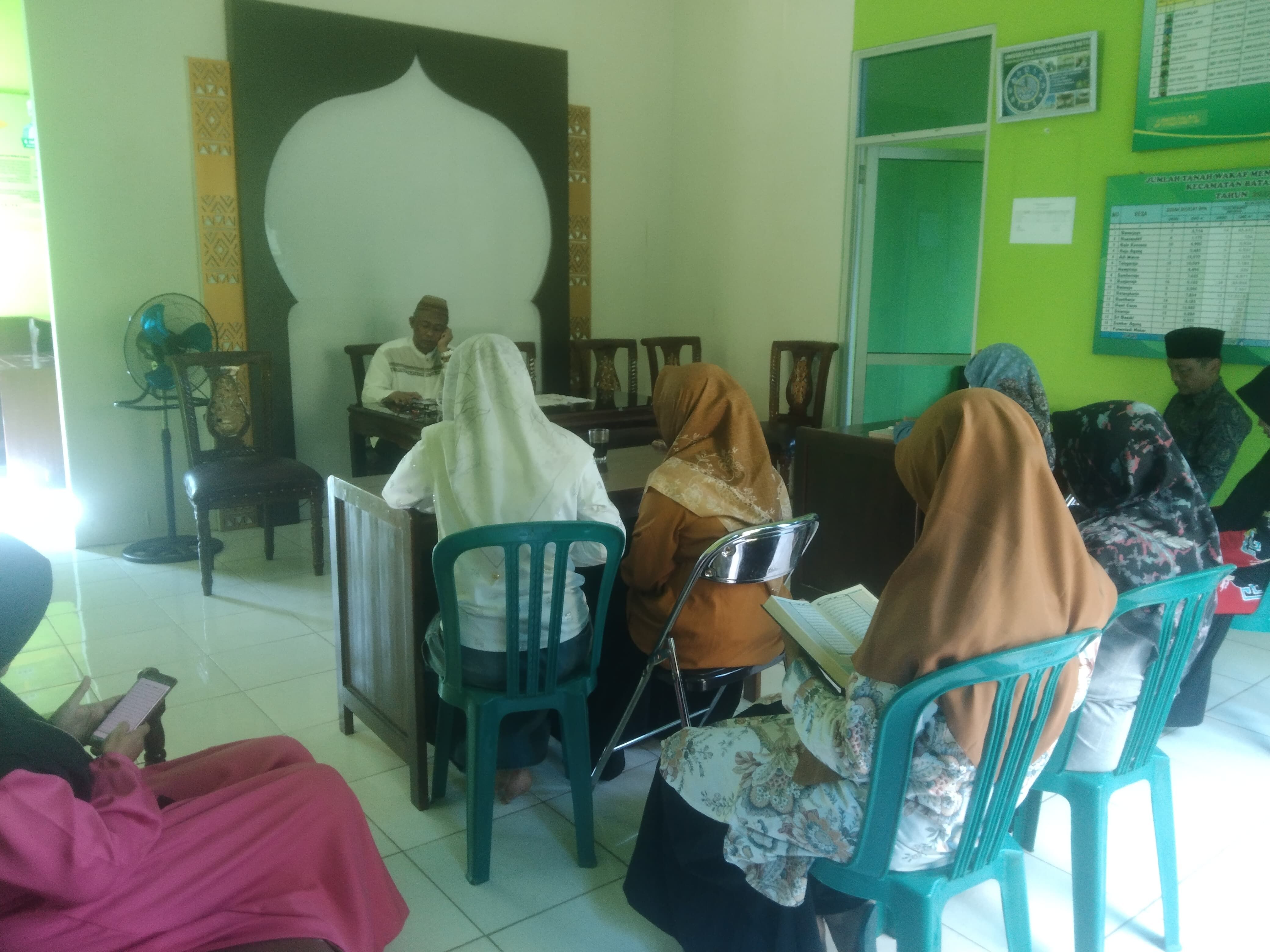 KUA Batanghari Kembangkan Tradisi Tadarus di Lingkungan Kerja