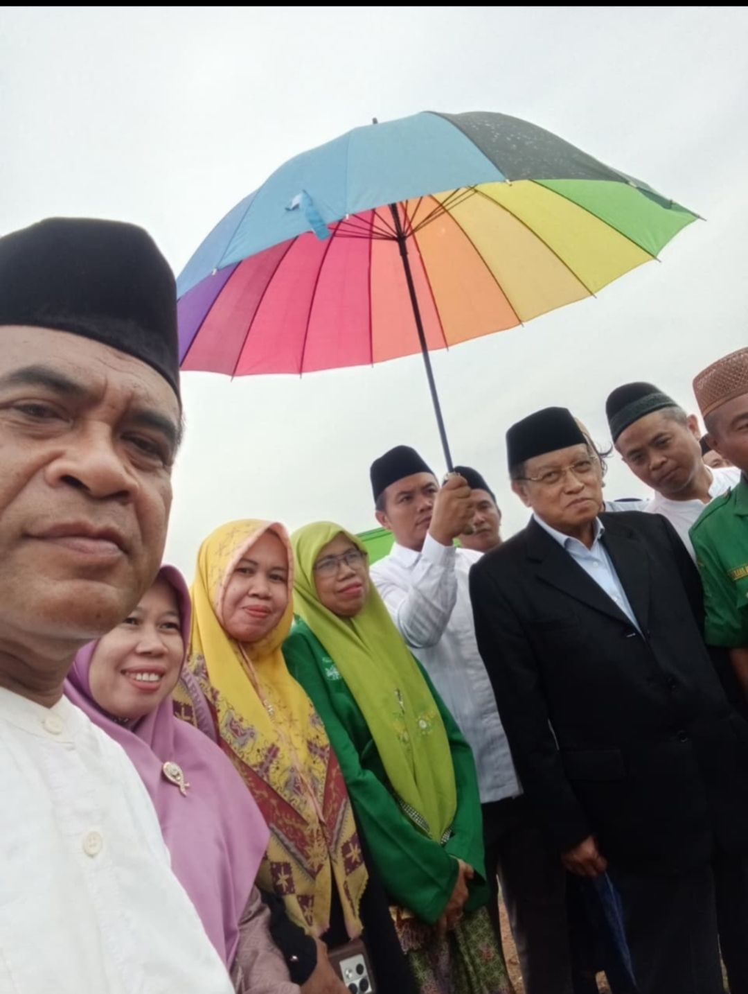 Penyuluh Agama Islam KUA Batanghari Dampingi KH. Said Aqil Siradj Kunjungi Lokasi Pembangunan Gedung KBNU