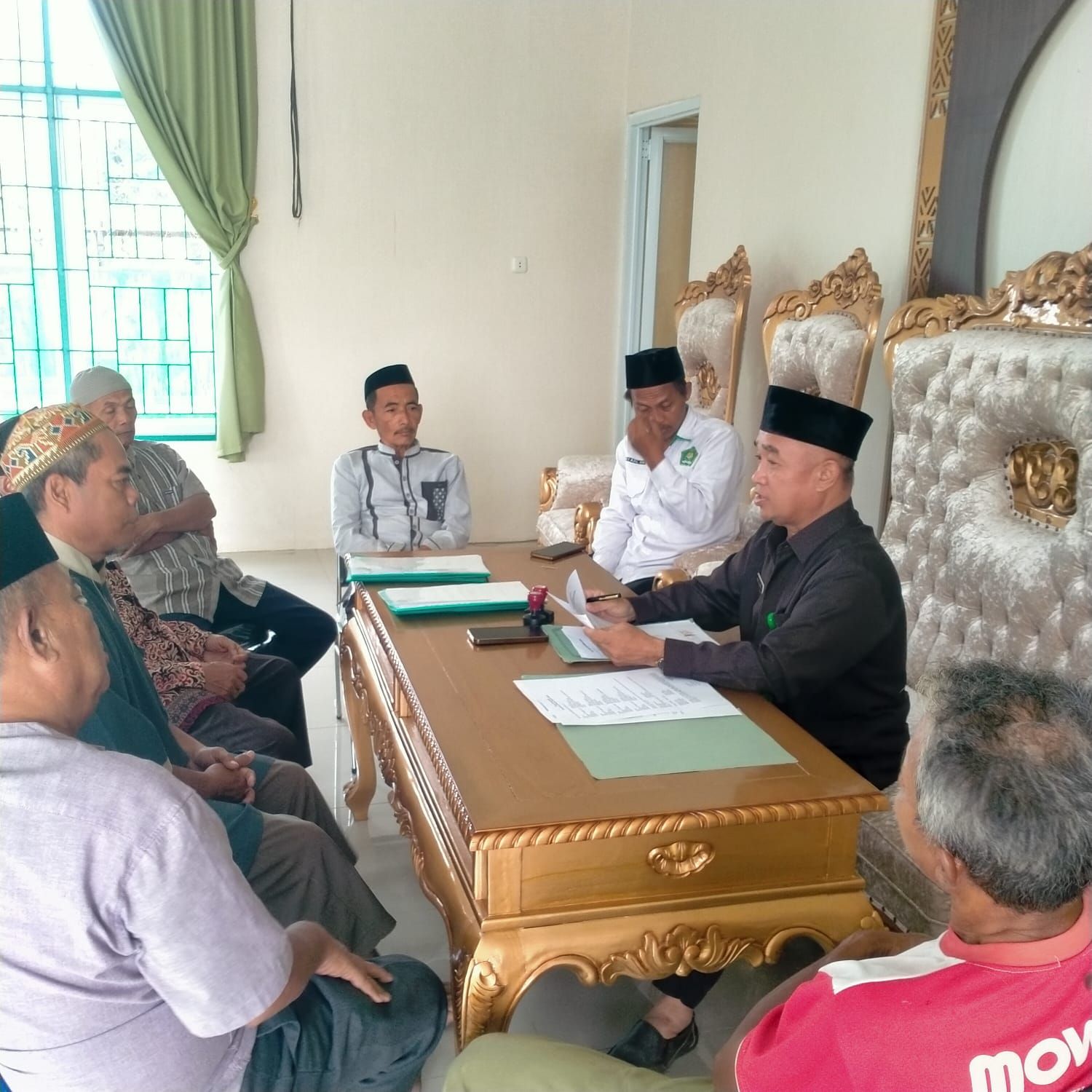 Kepala KUA Sekampung Kembali Pimpin Ikrar Wakaf Dua Bidang Tanah Desa Giriklopomulyo