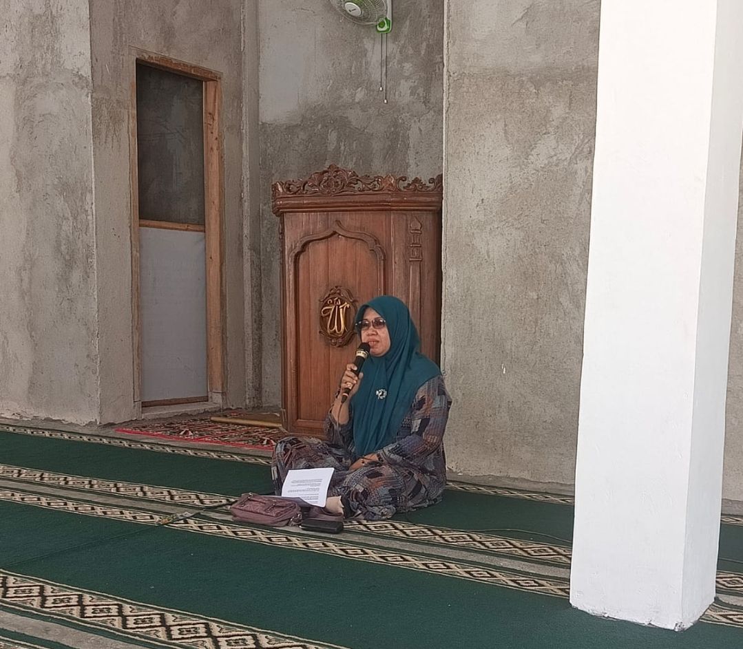 Melalui Pengajian Rutin, Penyuluh KUA Batanghari Edukasi Jamaah tentang Amalan Muharram