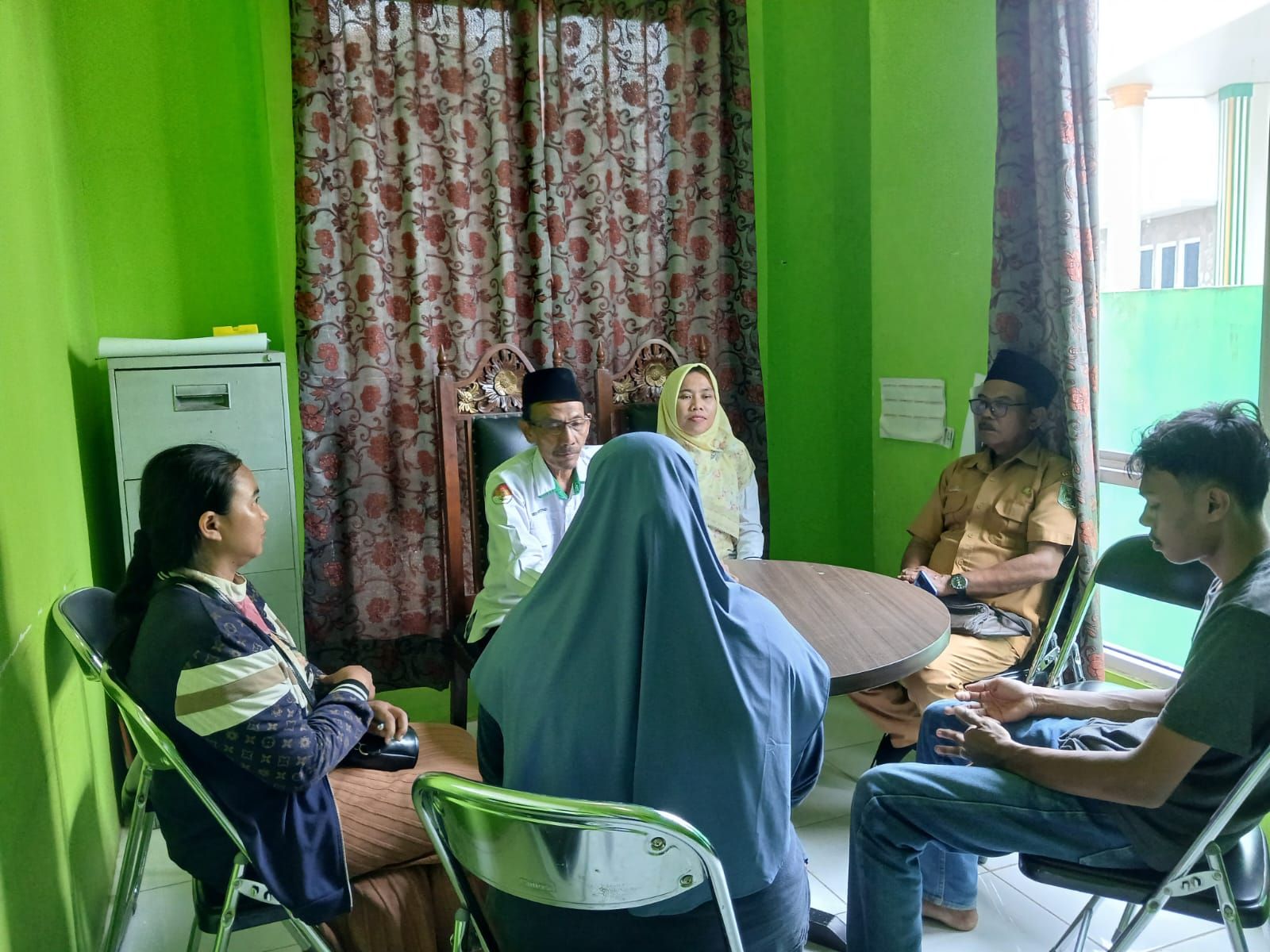 Jelang Ikrar Masuk Islam, Penyuluh KUA Batanghari Berikan Pembinaan kepada Calon Mualaf