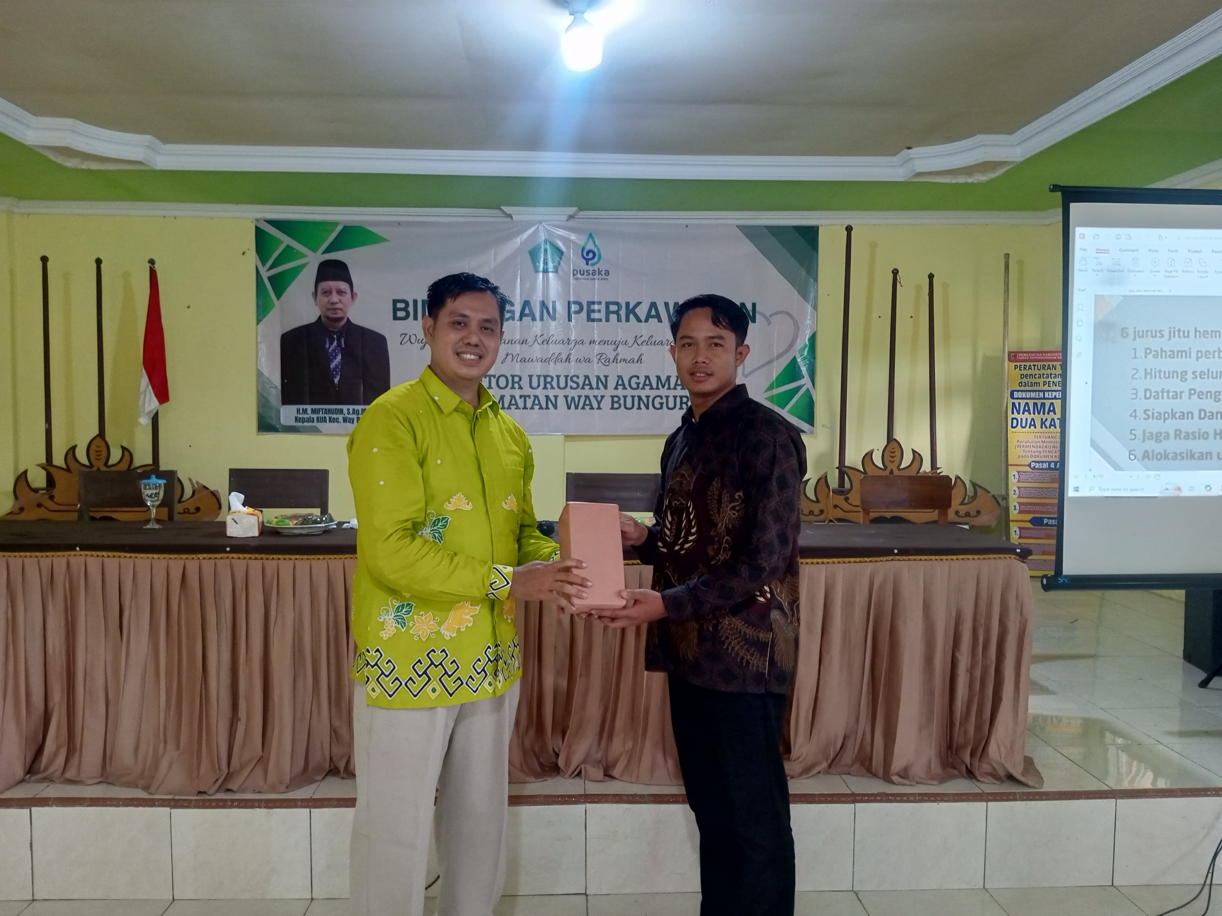 Peserta Bimbingan Perkawinan Dapat Pembekalan Pengelolaan Keuangan Keluarga dari Zaynal Abidin 