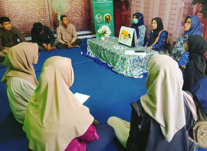 Sinergi KUA, PLKB, dan Puskesmas Berikan Bimbingan Kepada Calon Pengantin di Way Bungur