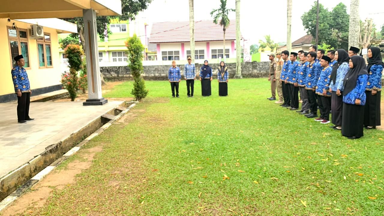 Apel Bersama KUA dan Kecamatan Braja Selebah Peringati Hari Sumpah Pemuda