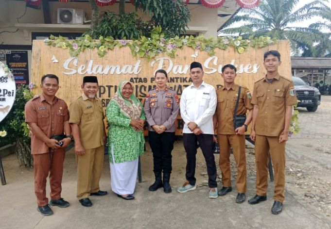 Zaynal Pimpin Doa Temu Pamit Kapolsek Way Bungur