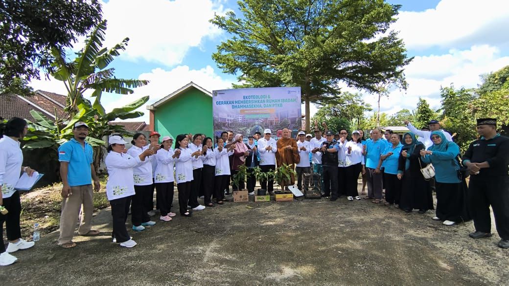 Penyuluh Agama Buddha KUA Batanghari Hadiri Vesakha Sananda 2570 B.E. di Mataram Baru