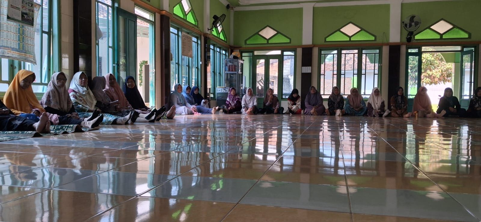 Penyuluh Agama KUA Batanghari Sampaikan Ciri-Ciri Pewaris Surga Firdaus di Dua Majelis Taklim