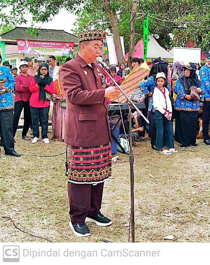 Kepala KUA Pasir Sakti Pimpin Doa Upacara HUT RI Ke-80 di Lapangan Merdeka Kecamatan Pasir Sakti