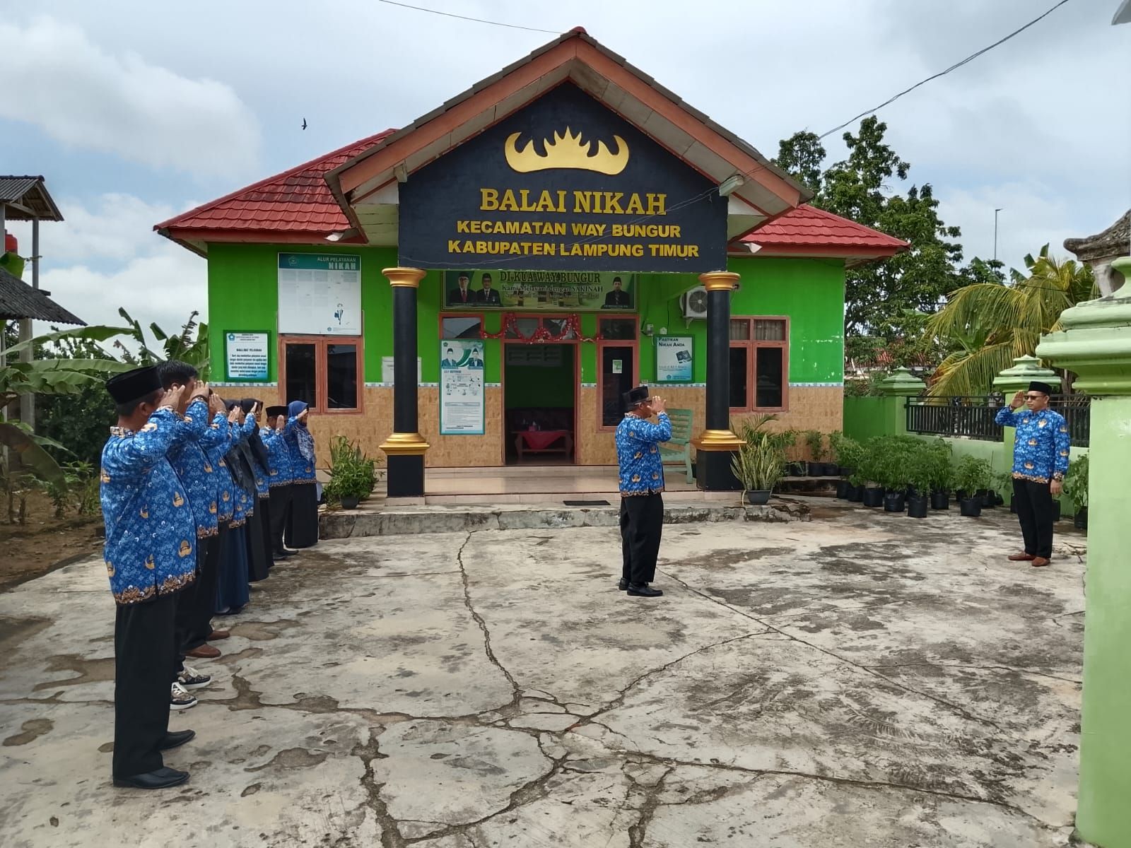 Pegawai KUA Way Bungur Laksanakan Upacara Peringatan Hari Sumpah Pemuda