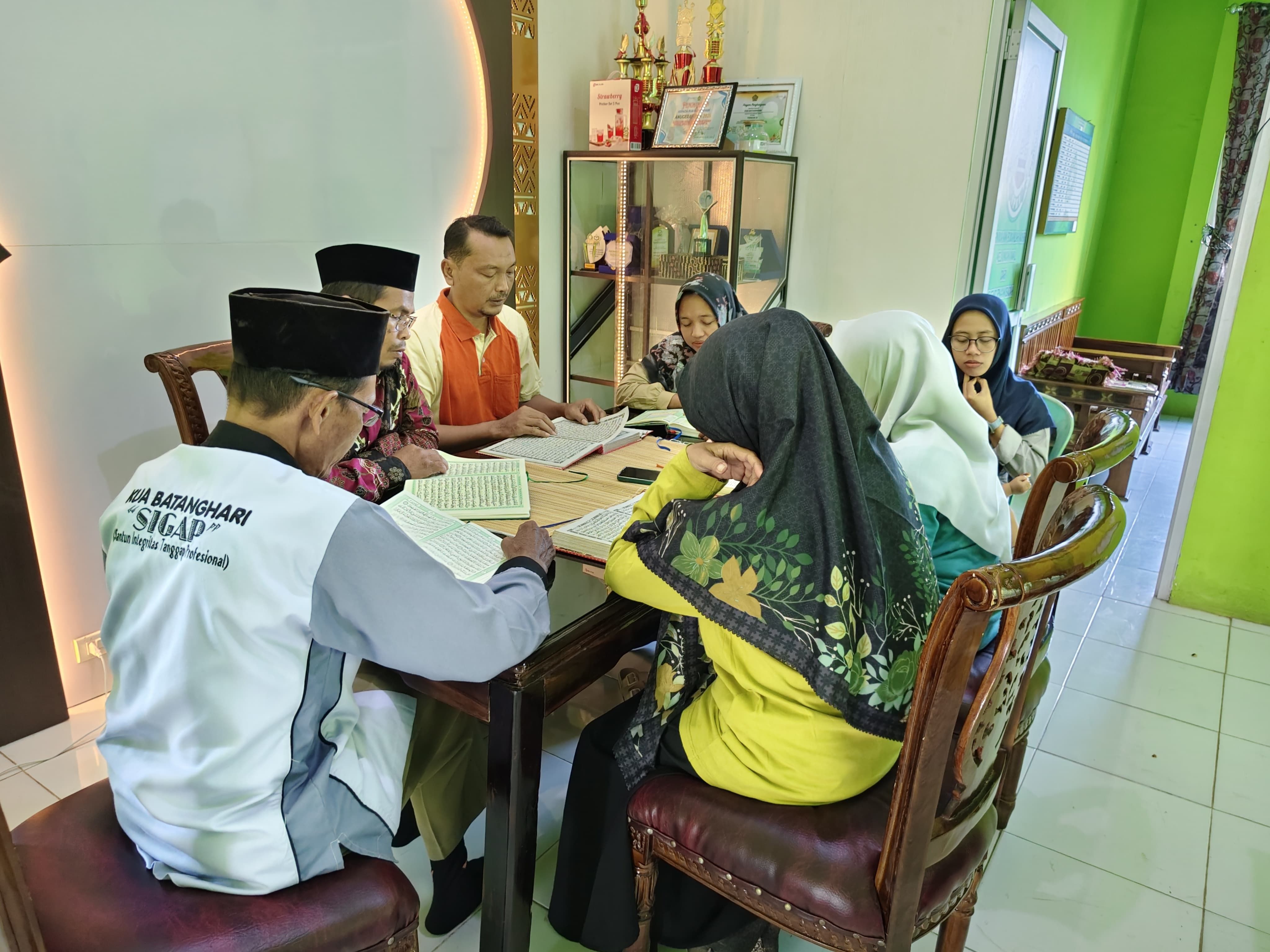 KUA Batanghari Rutin Gelar TAJUK di Hari Jum’at
