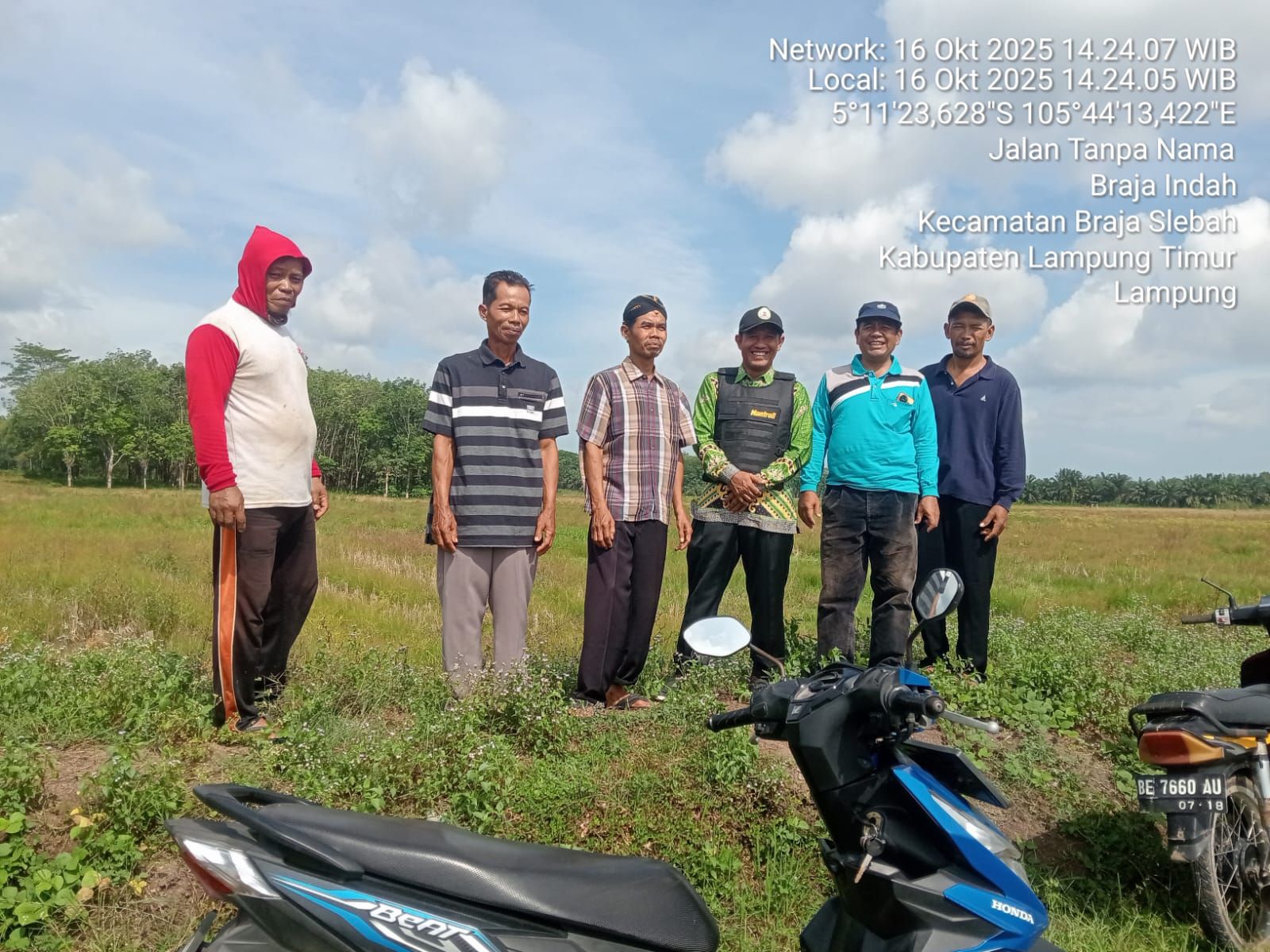 Kepala KUA Braja Selebah Tinjau Lokasi Calon Tanah Wakaf 