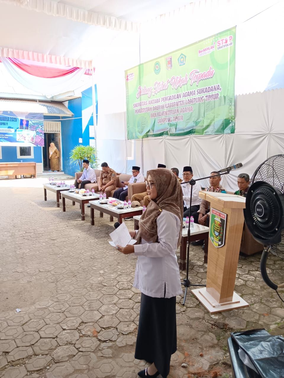 Fina Roviana, Penyuluh Agama Islam KUA Mataram Baru, Menjadi Pemandu Acara Sidang Isbat Nikah Terpadu  Lampung Timur