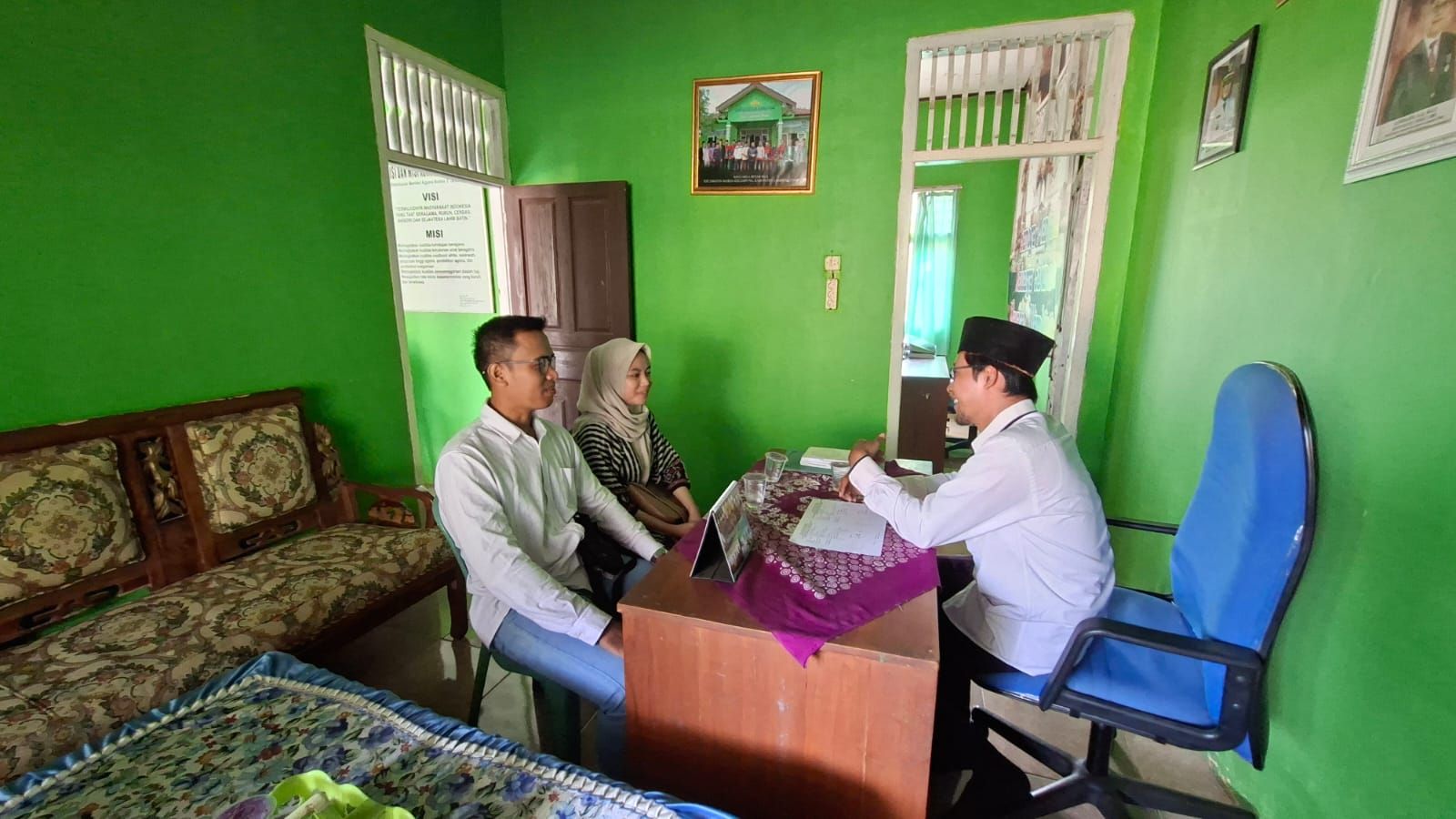 Ustadz Basarudin, Penyuluh Agama Islam Marga Sekampung, Bekali Calon Pengantin Lewat Bimbingan Perkawinan
