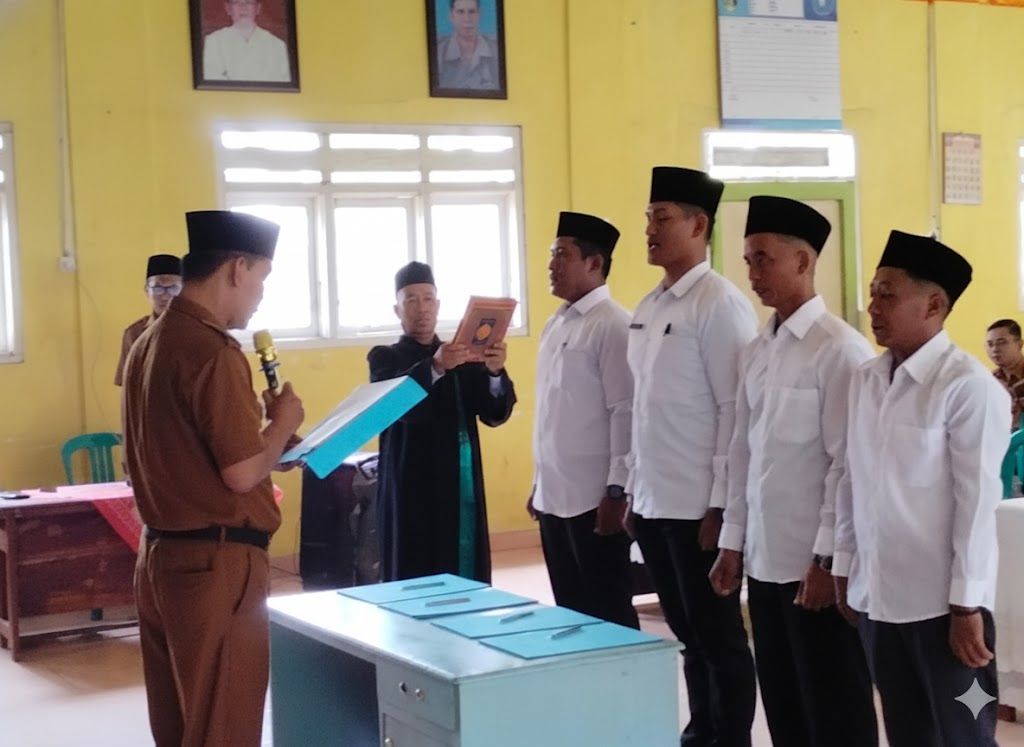 Kepala KUA Sekampung Mendukung Acara Pelantikan Perangkat Desa Hargomulyo dengan Menjadi Rohaniawan 