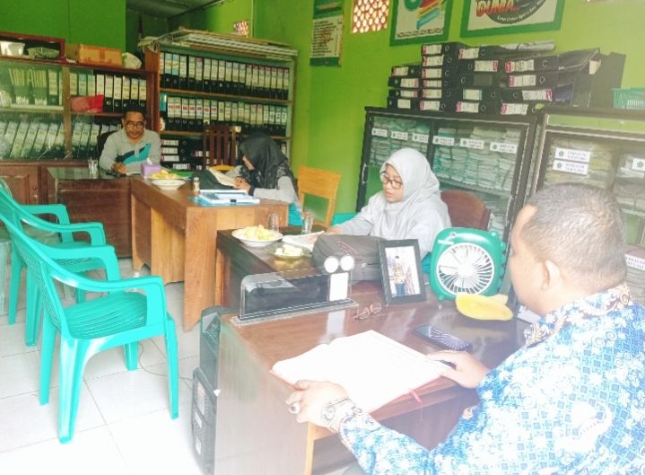 Pegawai KUA Way Bungur Laksanakan Tadarus Al-Qur'an Qur'an Bersama
