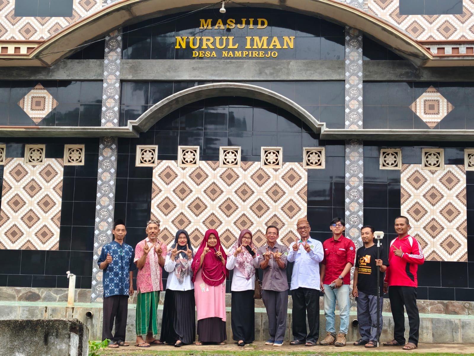 Pengukuran Tanah Wakaf Masjid Nurul Iman di Desa Nampirejo