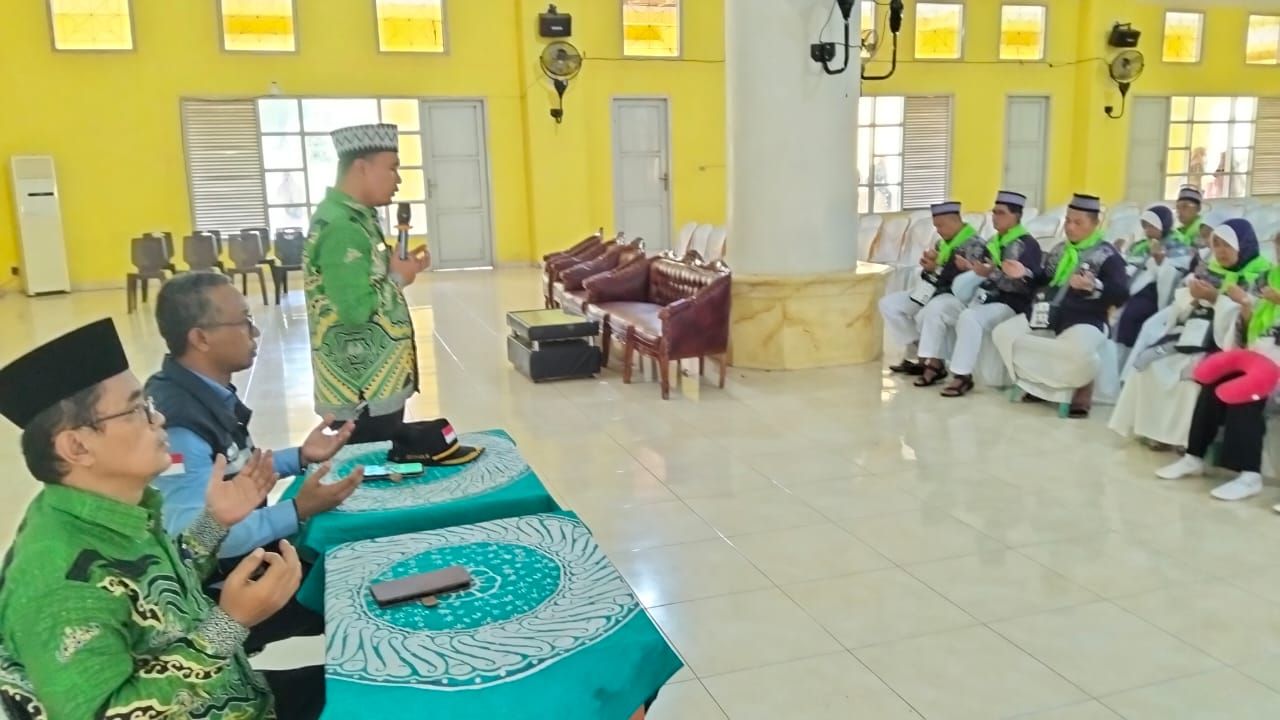 Kepala KUA Batanghari Jadi Pembimbing Kloter JKG 56, 47 Jamaah Haji Siap Laksanakan Rukun Islam Kelima