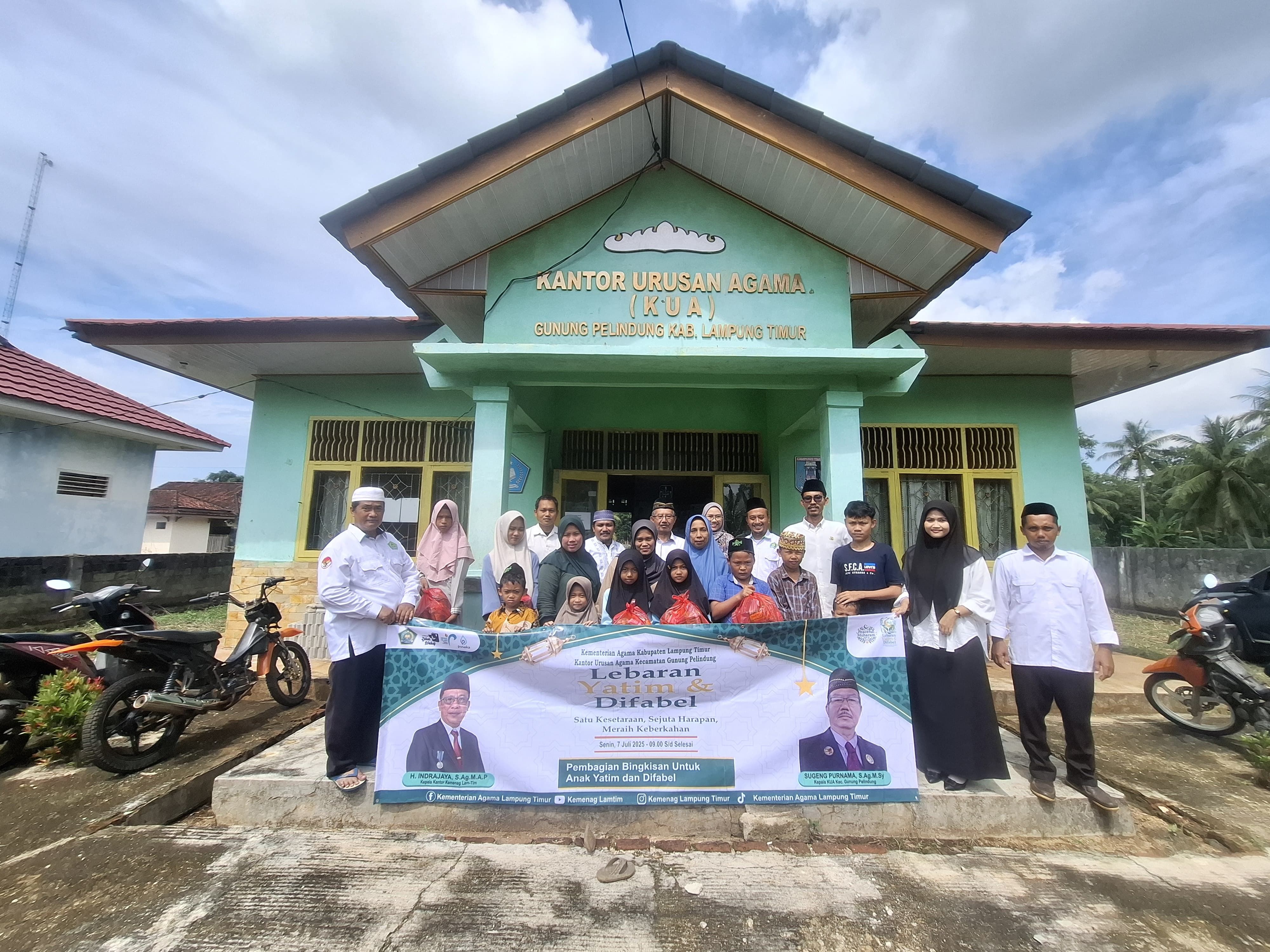 KUA Gunung Pelindung Gelar Lebaran Yatim, Santuni 14 Anak Yatim di Bulan Muharram