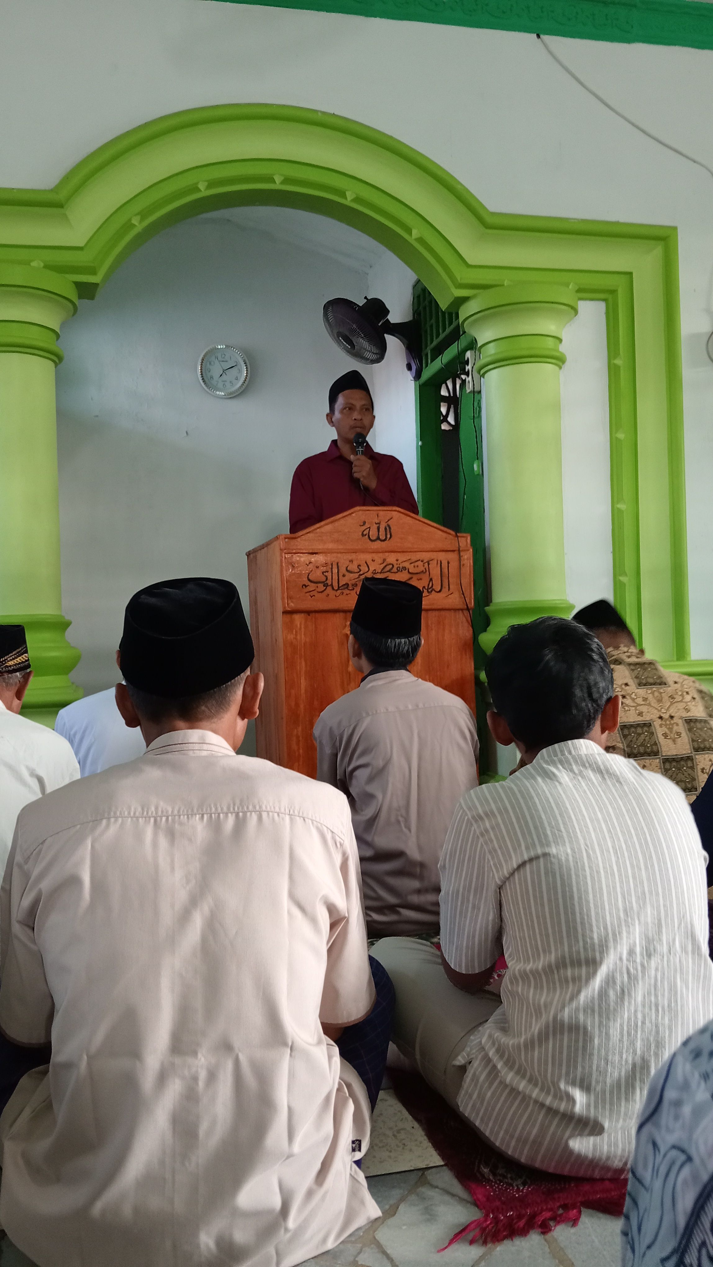 PAI Sekampung menjadi Khatib Idul Adha 1446 H Momentum bahagia dan berbagi