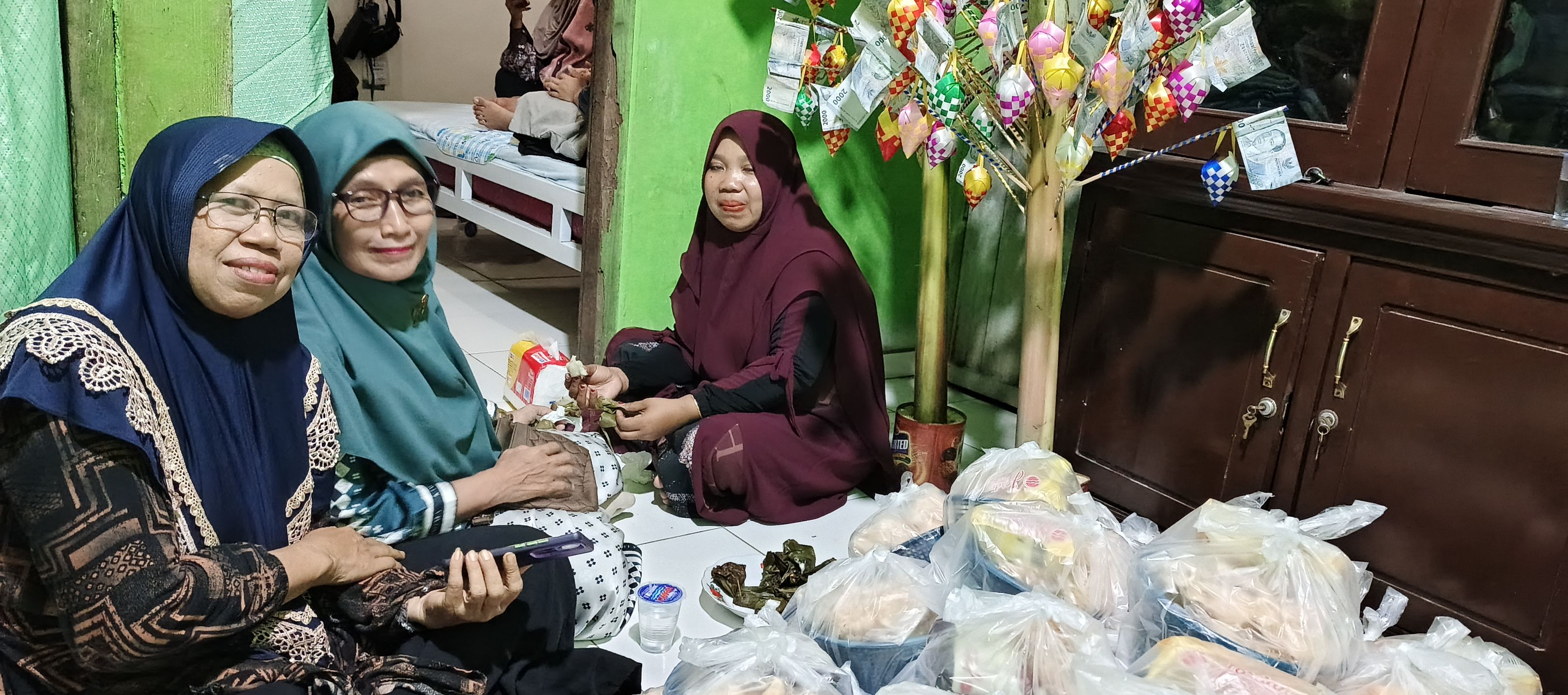 Kuterima SK-ku, Kuterima Cucu : Kamilah Gelar Tasyakuran dan Aqiqah