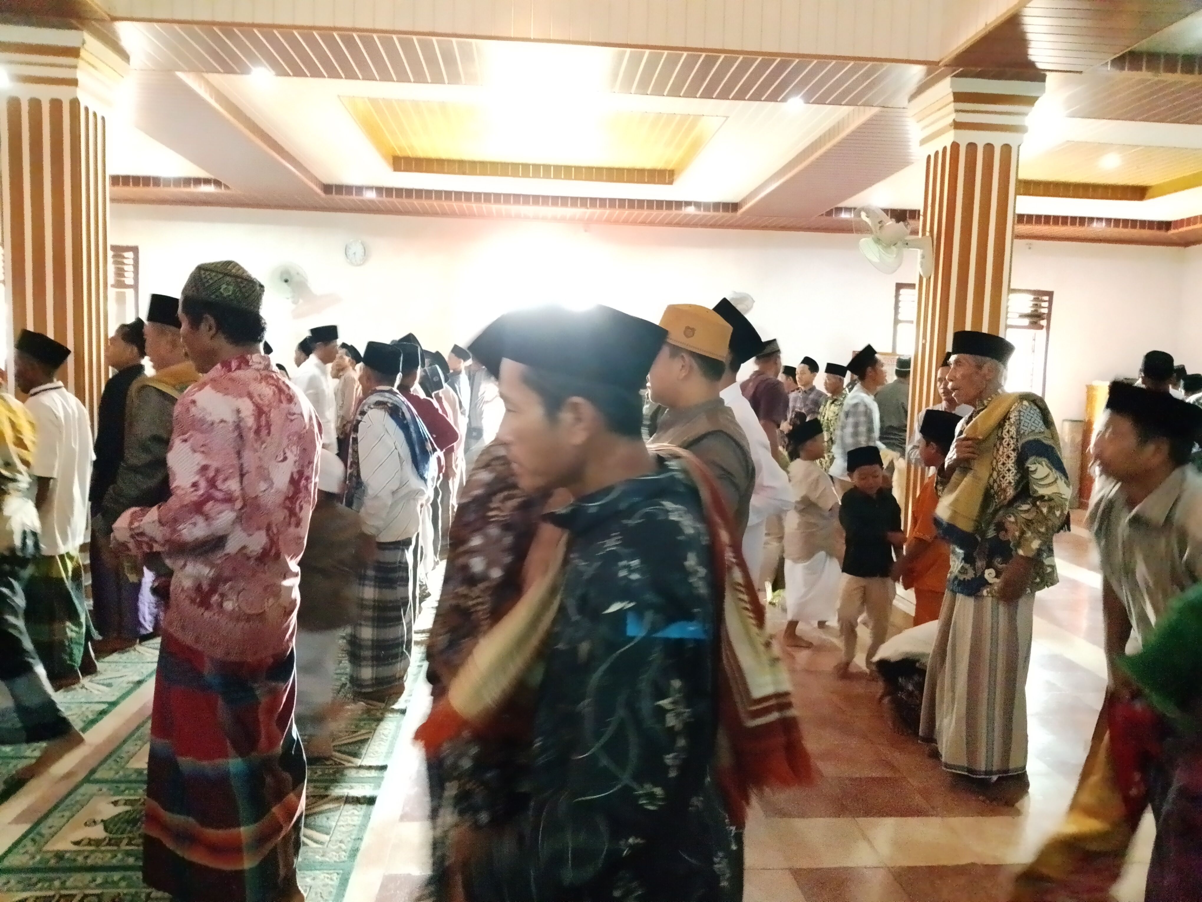 Ibnu yatim  melaksanakan shalat idul Adha