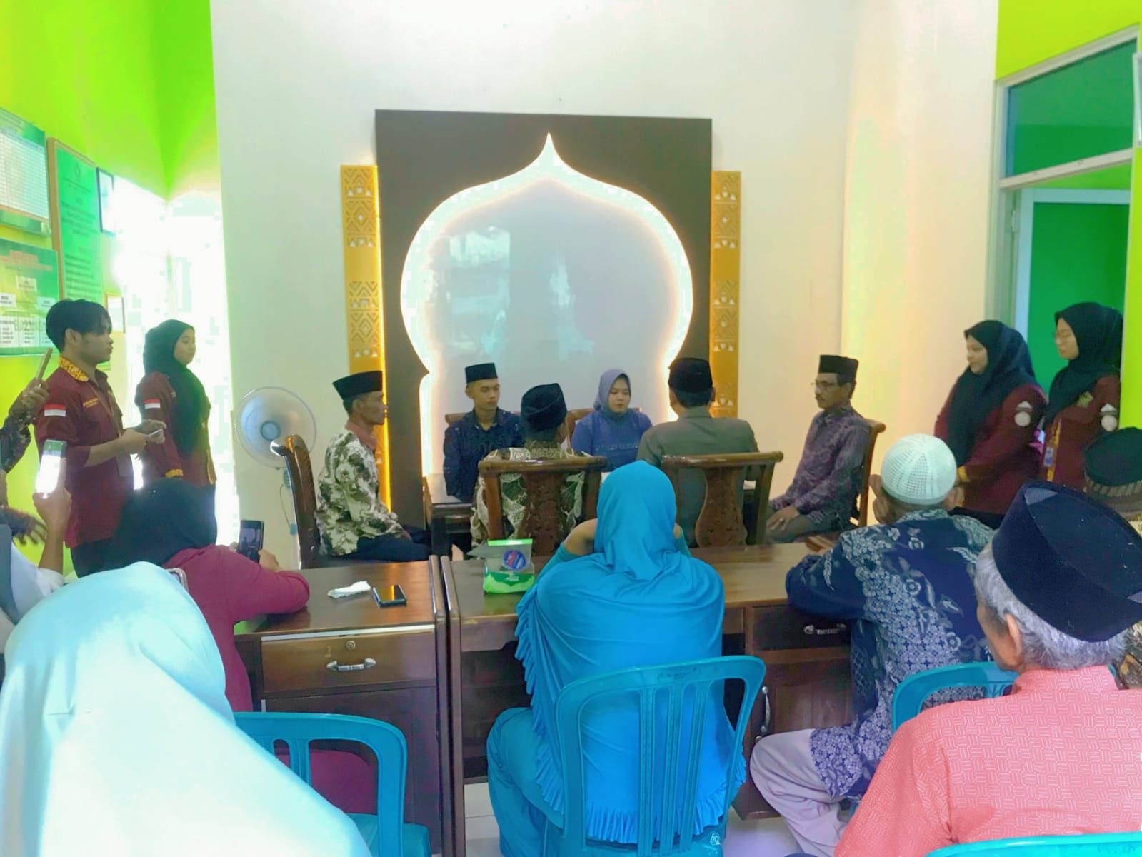 Menyaksikan Momen Sakral: Mahasiswa Magang FUAD IAIN Metro Ikuti Pencatatan Nikah di KUA Batanghari