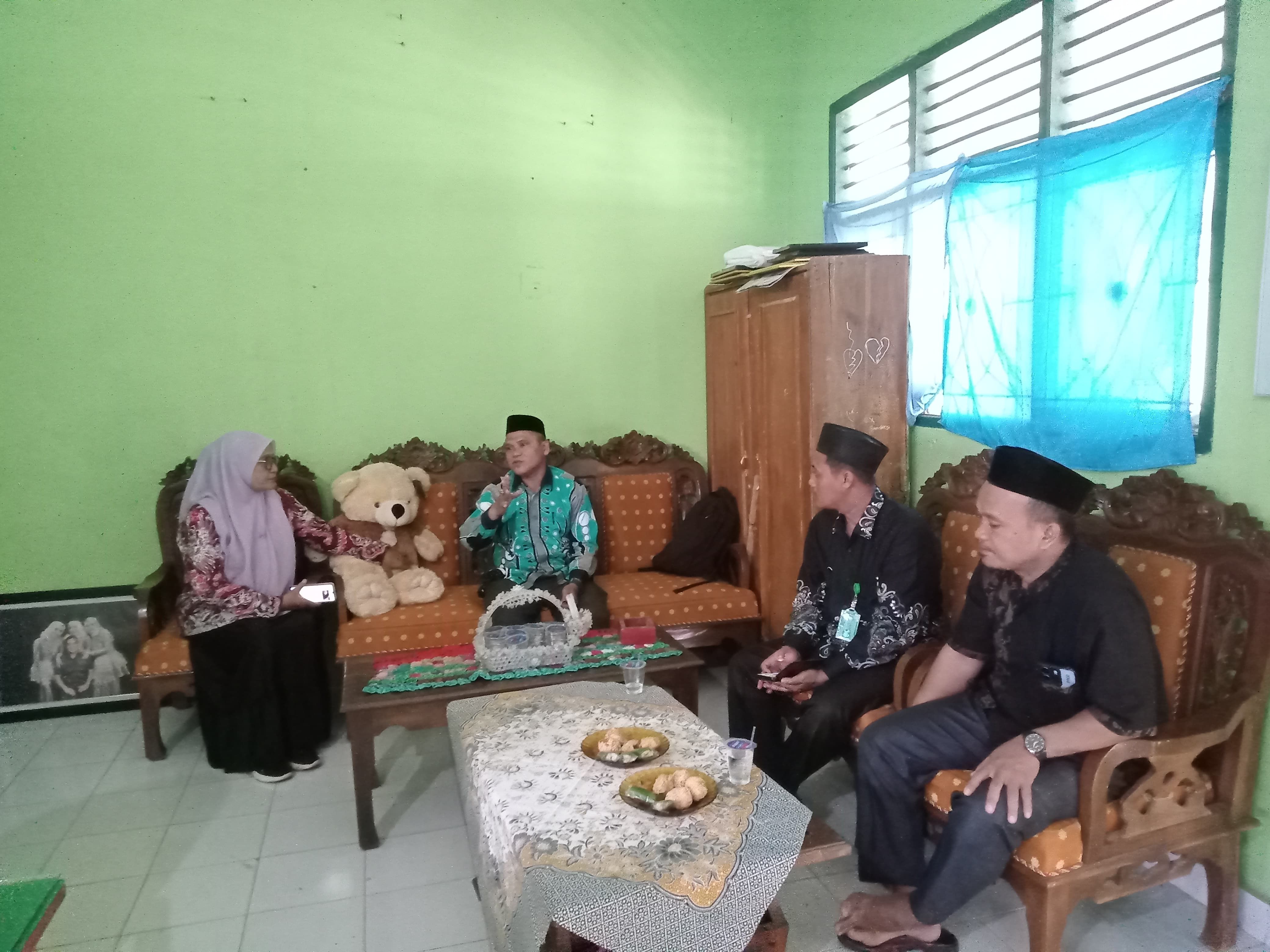 KUA Sekampung Gelar Sosialisasi Bahaya Pernikahan Dini dan Kenakalan Remaja di SMPN 01 Sekampung