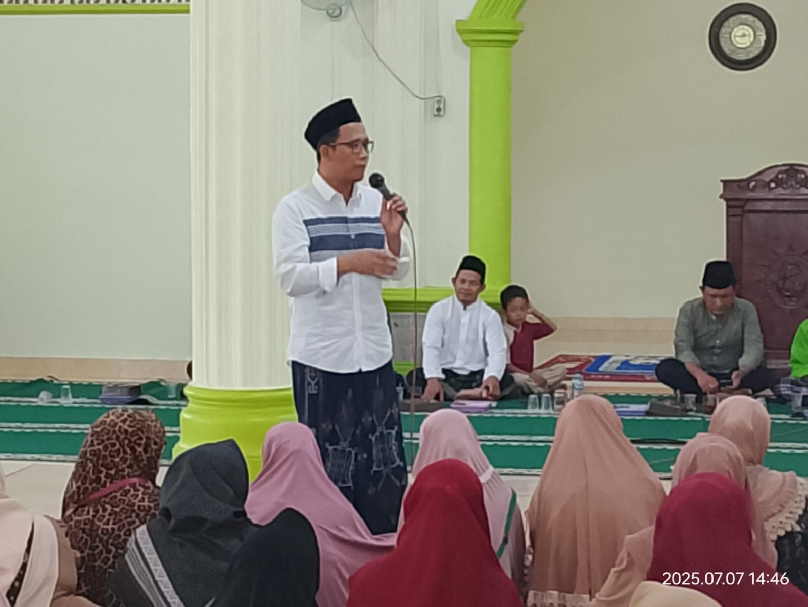 Penyuluh Agama Islam PPPK Labuhan Ratu Beri Tausiyah dalam Pengajian Muharram dan Santunan Yatim Piatu