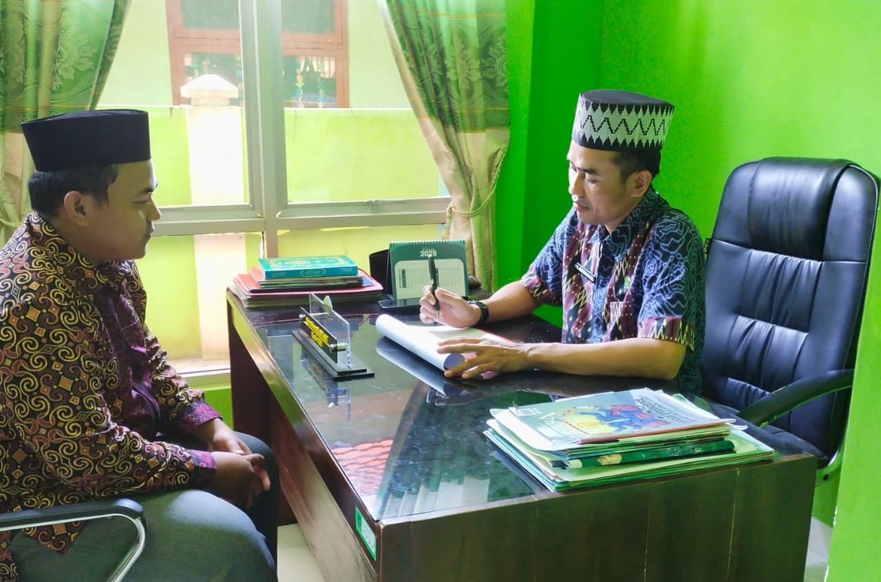 Kepala KUA Kecamatan Sukadana mendukung transformasi pelayanan publik berbasis digital.
