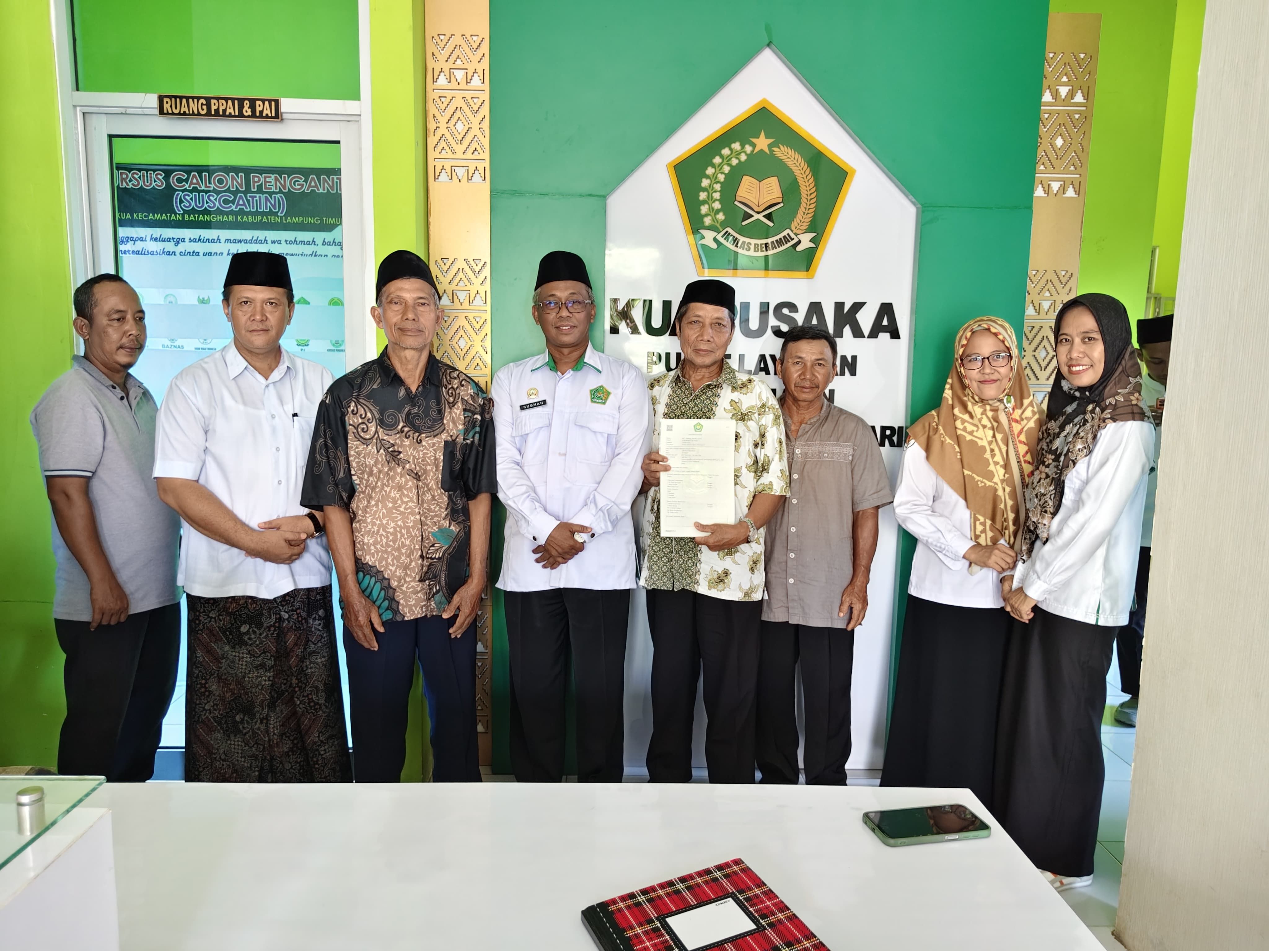 Tanah Wakaf untuk Pondok Pesantren Al Falahiyah Resmi Diikrarkan di KUA Batanghari