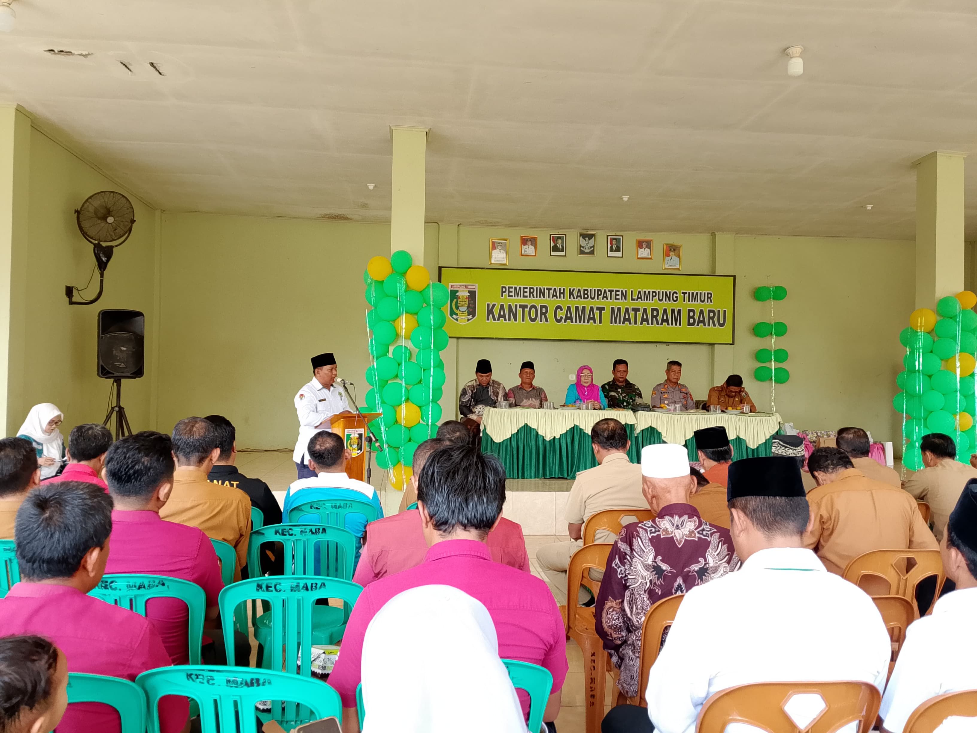 Haru dan Khidmat, Penyuluh Agama Islam Iringi Purna Tugas Camat Mataram Baru dengan Do'a