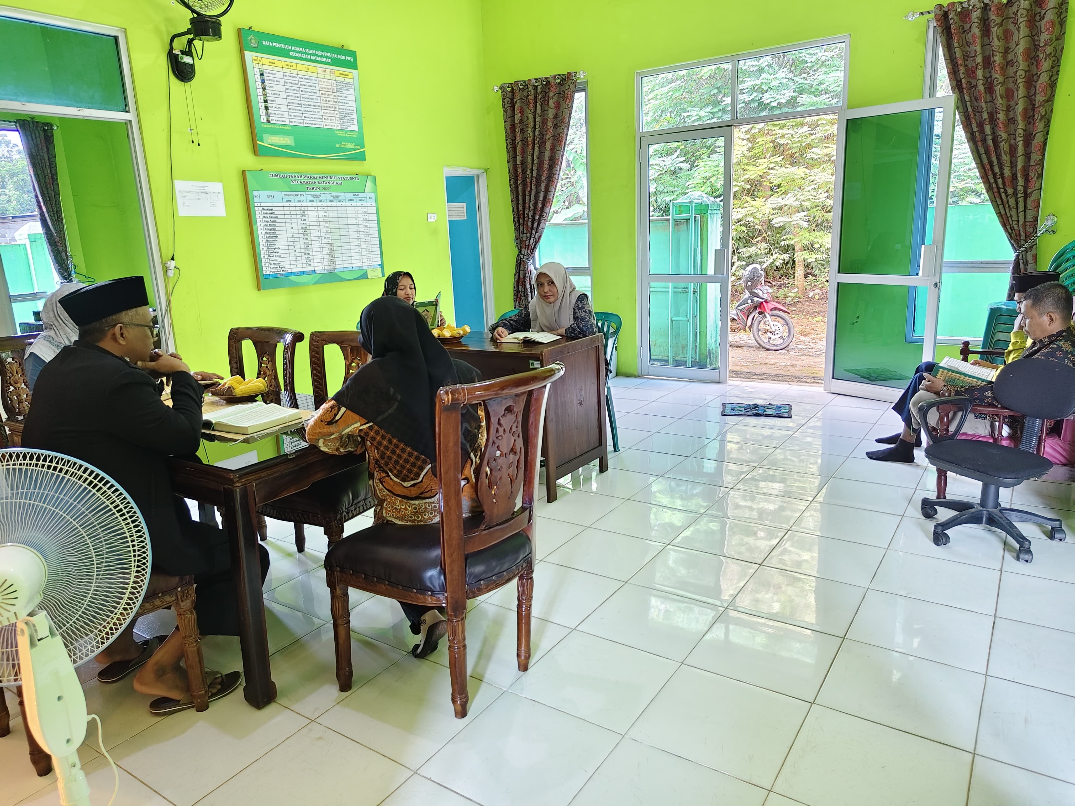 KUA Batanghari Teguhkan Budaya Kerja Qur’ani melalui TAJUK