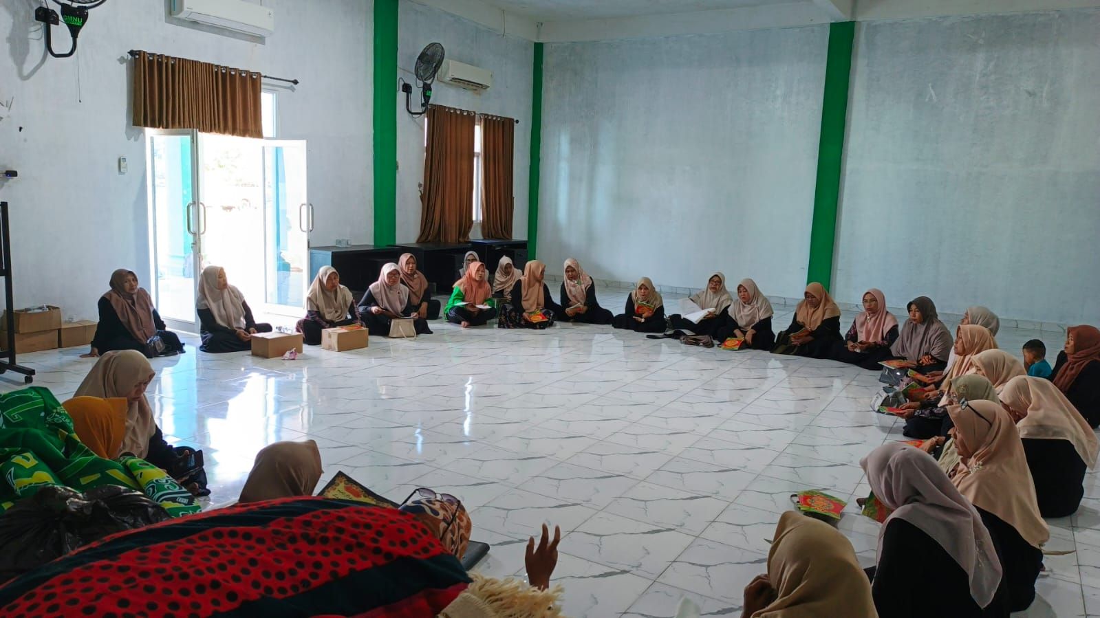 Penyuluh Agama KUA Batanghari Inisiasi Khataman Al-Qur'an Bersama Muslimat NU