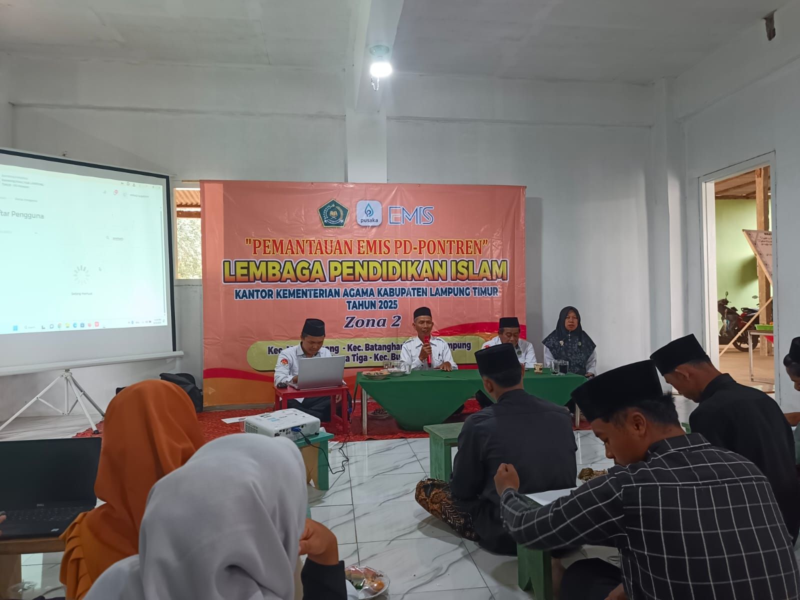 KUA Batanghari Dukung Optimalisasi Pengelolaan Data EMIS Lembaga Islam