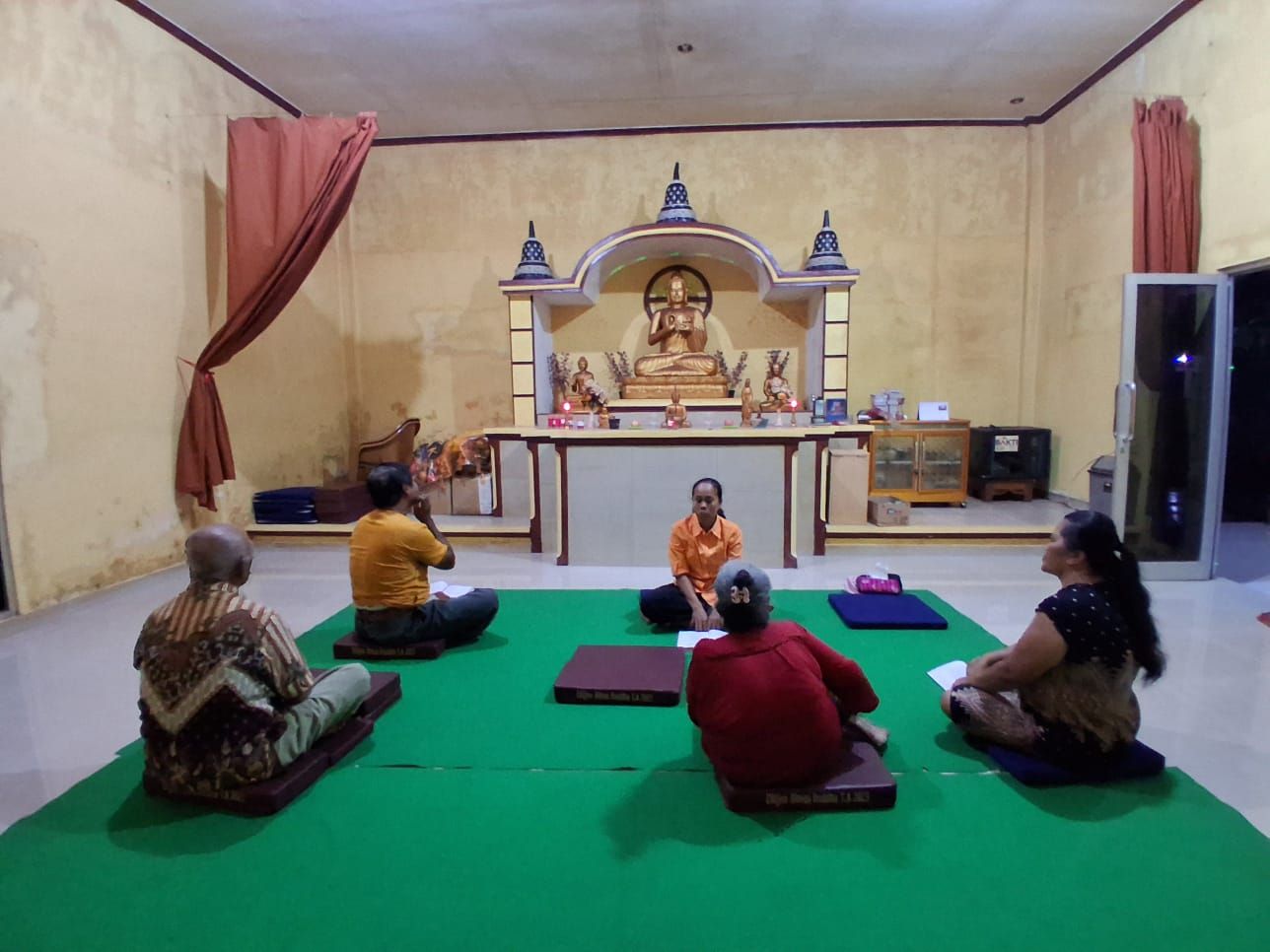 Penyuluh Agama Buddha Ajak Umat Bangun Kebahagiaan Melalui Santutthi