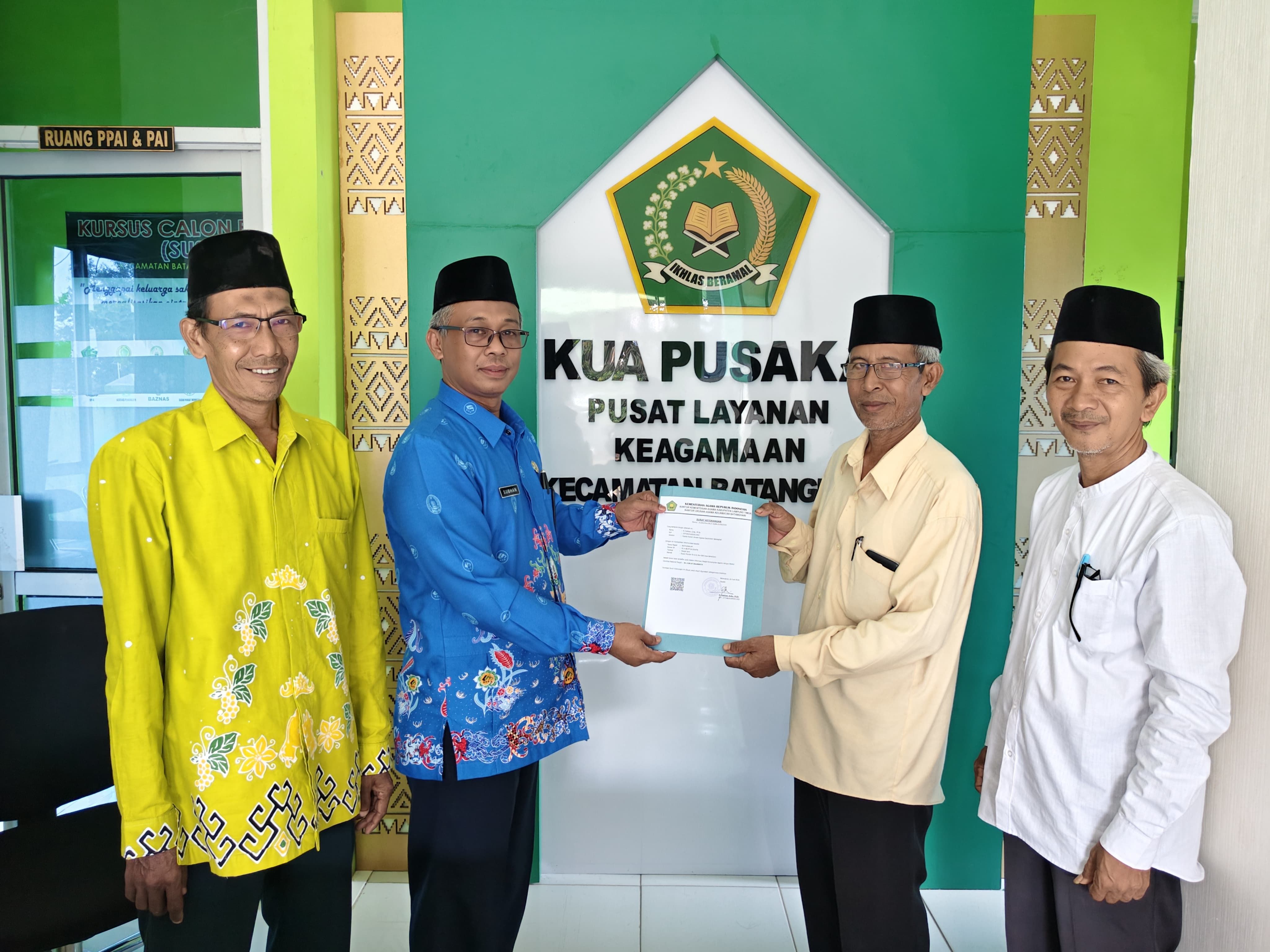 KUA Batanghari Dorong Legalitas Kelembagaan melalui Penyerahan ID Masjid