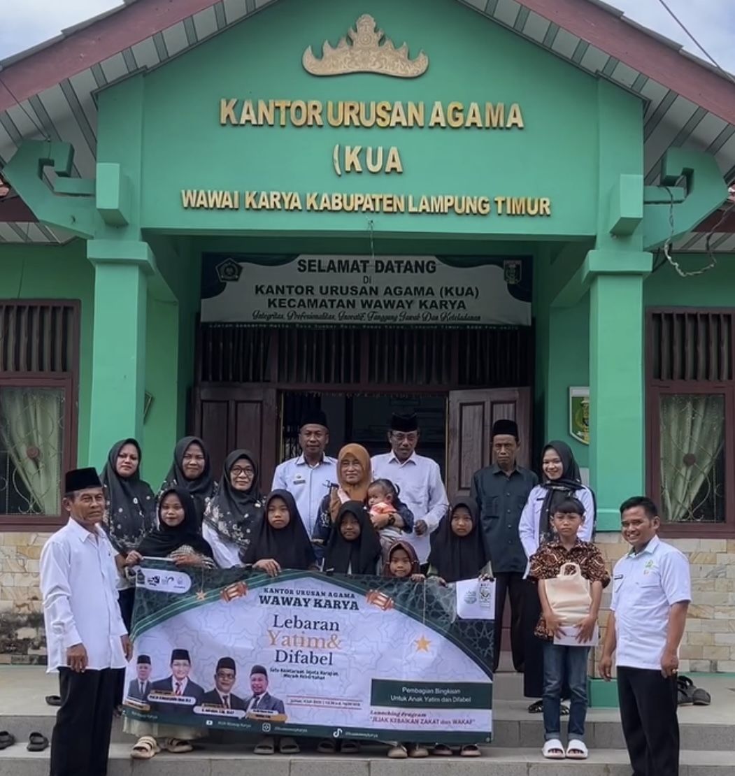 Hikmah dibalik lebaran yatim & difabel: “bu, pas sampe rumah, buku sama amplop yang tadi dikasih, diciumin terus