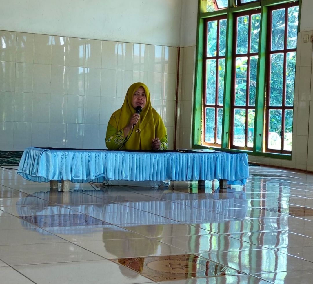 Penyuluh Agama Islam KUA Batanghari Isi Majelis Taklim di Desa Bumiharjo