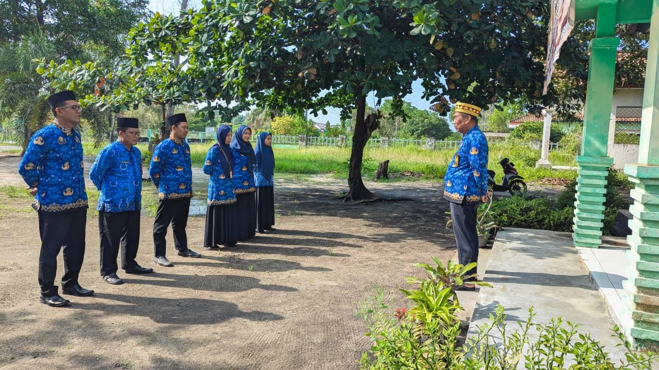 Apel Pagi Hari Kesaktian Pancasila KUA Pasir Sakti Teguhkan Semangat Kebangsaan