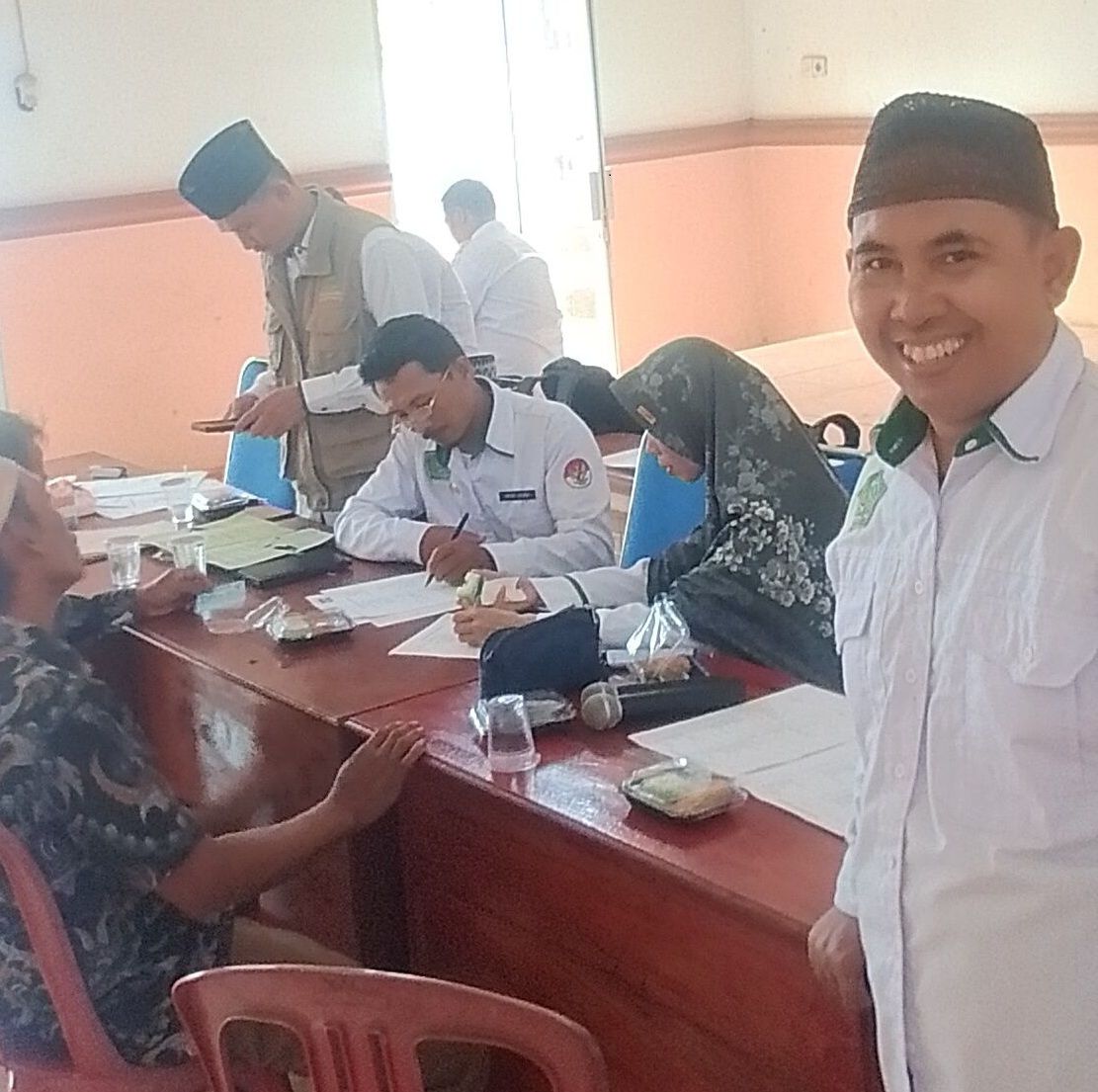 Seluruh Penyuluh Agama Islam KUA Jabung  mendata Masjid dan Mushola di Desa Gunung Mekar